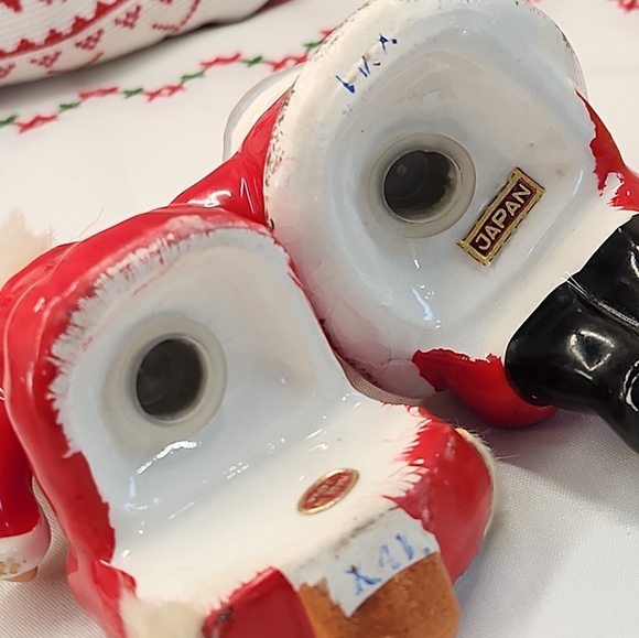 Vtg 1950's Santa & Mrs. Claus Salt & Pepper Shakers - Picture 9 of 12